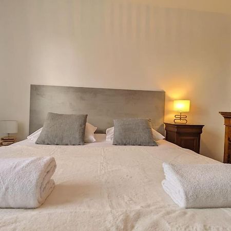 Le 828 : Appartement En Plein Centre De Vannes Bagian luar foto