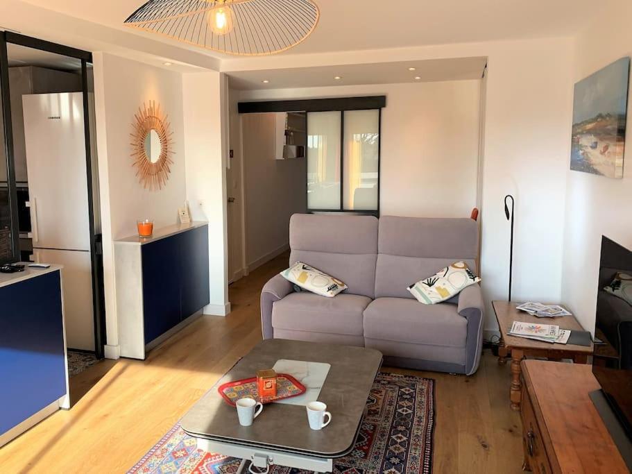 Le 828 : Appartement En Plein Centre De Vannes Bagian luar foto